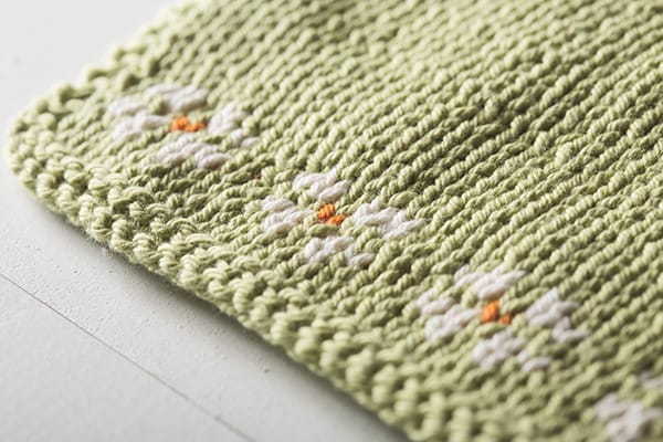 Free Daisies Dishcloth Pattern from knitpicks.com