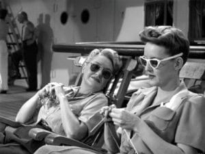 Bette Davis knitting