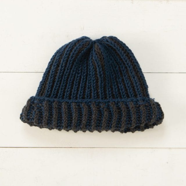 Brioche Basic Beanie knit in Twill yarns -  Staff Project.